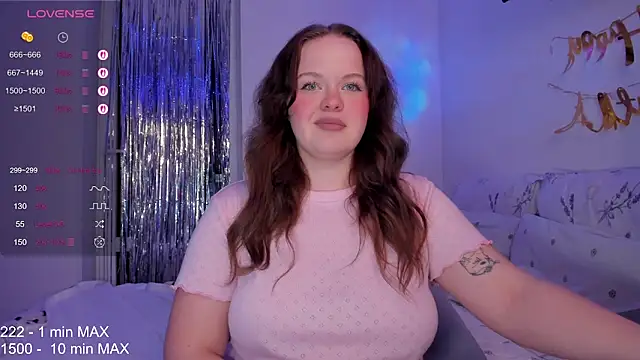 Snapshot of HANNA_MONTANAS chatting on February 7, 6:11 pm HANNA MONTANAS online show from February 7, 6:11 pm