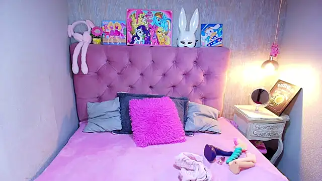 charlottemoonxz online show from February 26, 6:51 pm