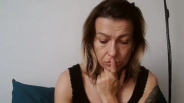 anechka1 online show from April 26, 11:30 am