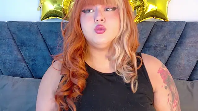 Snapshot of Karmilla_Rosse chatting on June 15, 10:39 am Karmilla Rosse online show from June 15, 10:39 am