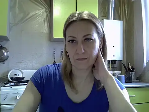 Snapshot of AshleyXHoney chatting on January 12, 7:02 am AshleyXHoney online show from January 12, 7:02 am