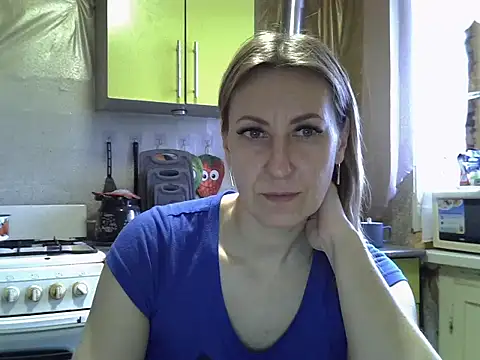 Snapshot of AshleyXHoney chatting on January 13, 6:29 am AshleyXHoney online show from January 13, 6:29 am