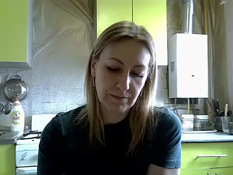 Snapshot of AshleyXHoney chatting on February 26, 8:35 am AshleyXHoney online show from February 26, 8:35 am