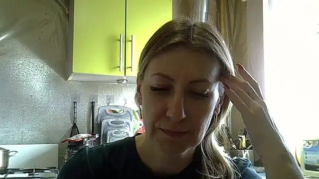 Snapshot of AshleyXHoney chatting on March 26, 7:36 am AshleyXHoney online show from March 26, 7:36 am