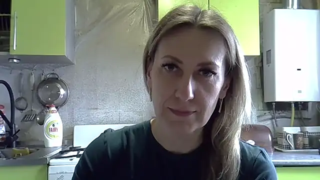 Snapshot of AshleyXHoney chatting on March 27, 8:09 am AshleyXHoney online show from March 27, 8:09 am