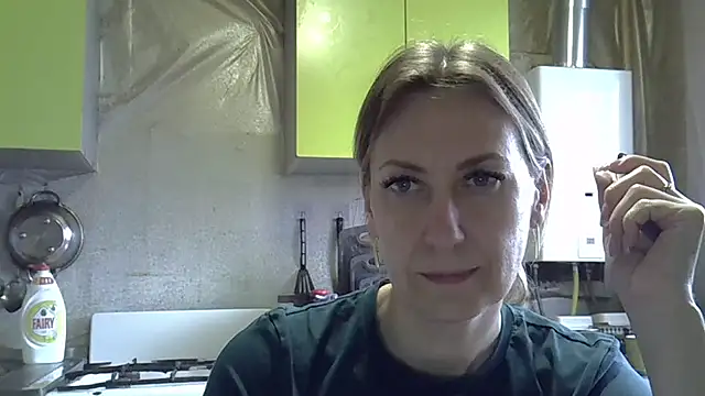 Snapshot of AshleyXHoney chatting on April 11, 7:02 am AshleyXHoney online show from April 11, 7:02 am