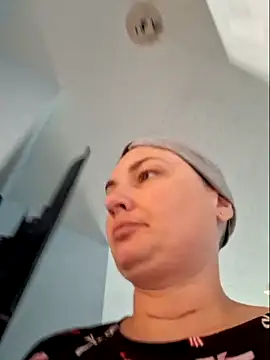 MilfyMrsRobinson online show from May 21, 1:29 pm