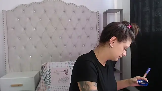 Abril Squirt online show from March 15, 6:36 pm