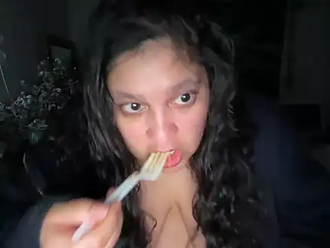 MelanieFawker online show from March 3, 1:23 am