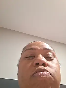 pinkpassionpleaser online show from March 12, 5:24 am