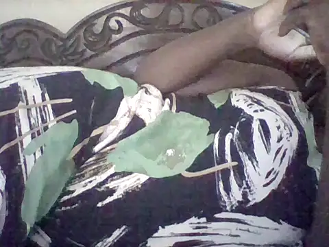 Snapshot of missarpie chatting on June 17, 6:05 am missarpie online show from June 17, 6:05 am