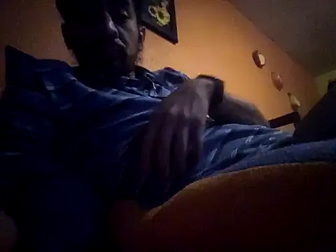 Snapshot of Angel_Coronel chatting on December 4, 7:39 am Angel Coronel online show from December 4, 7:39 am