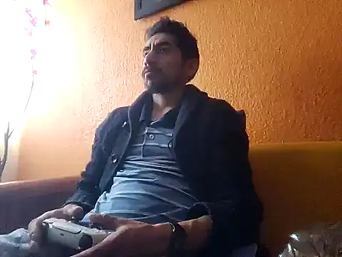 Snapshot of Angel_Coronel chatting on December 5, 8:55 pm Angel Coronel online show from December 5, 8:55 pm