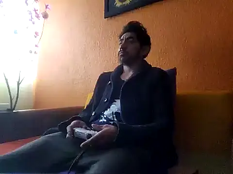 Snapshot of Angel_Coronel chatting on January 11, 6:44 pm Angel Coronel online show from January 11, 6:44 pm