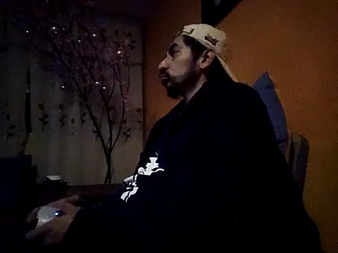 Snapshot of Angel_Coronel chatting on January 12, 12:49 am Angel Coronel online show from January 12, 12:49 am