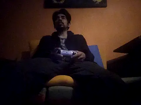 Snapshot of Angel_Coronel chatting on February 4, 4:05 am Angel Coronel online show from February 4, 4:05 am