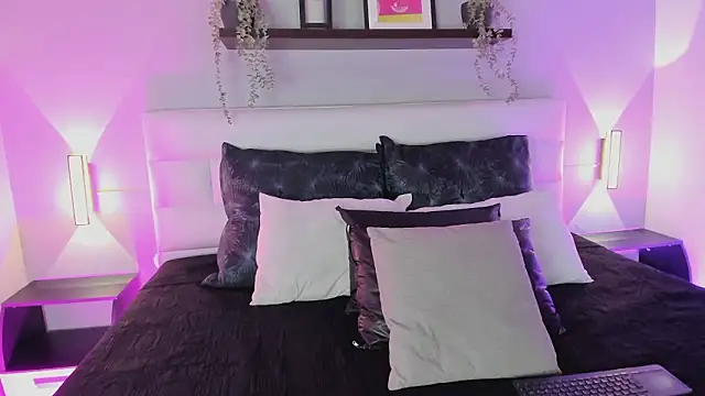 sofi bakerr online show from March 23, 11:47 am