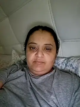 sarahhh1987 online show from March 13, 7:20 pm