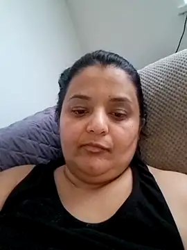 sarahhh1987 online show from April 19, 5:40 am