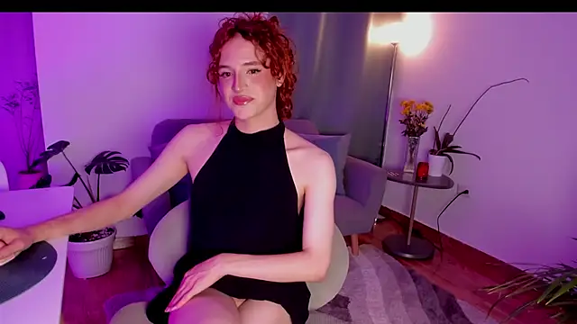 AnntoniaWood online show from June 5, 2:40 am