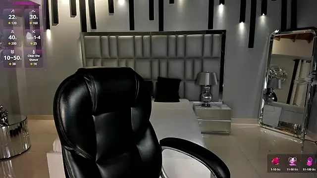 HannaConnor  online show from March 13, 4:30 am