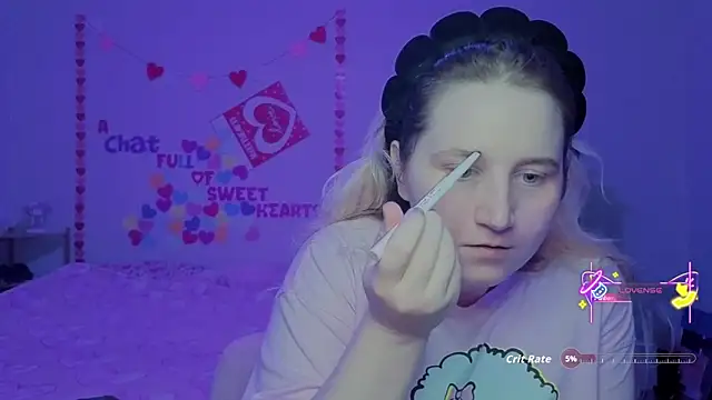 Snapshot of Glitch_Witch chatting on March 4, 11:22 pm Glitch Witch online show from March 4, 11:22 pm