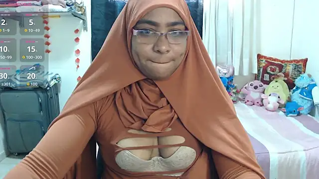 Aaliyah brown online show from November 3, 3:13 pm