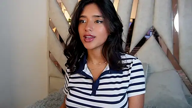 Snapshot of Rebecca_055 chatting on April 29, 2:48 am Rebecca 055 online show from April 29, 2:48 am