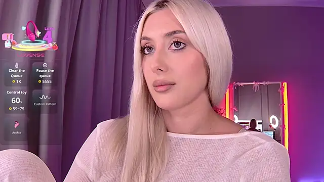 LoryWood online show from March 27, 5:23 pm