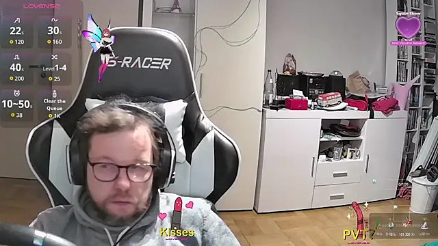 larsgessner30 online show from November 13, 9:14 pm