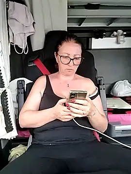 cuplubijoanna online show from April 18, 9:13 am