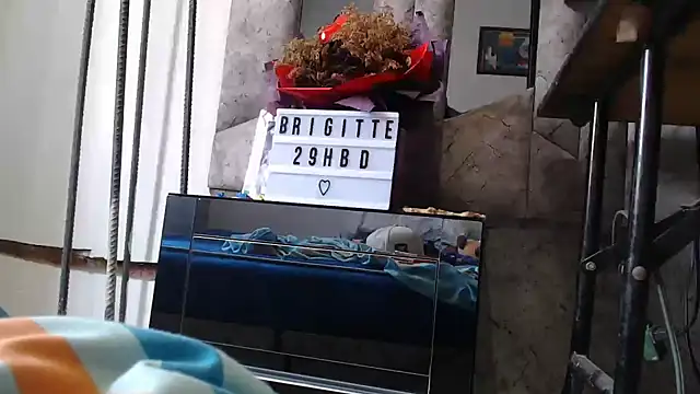 yohatinelly07 online show from September 25, 5:38 pm