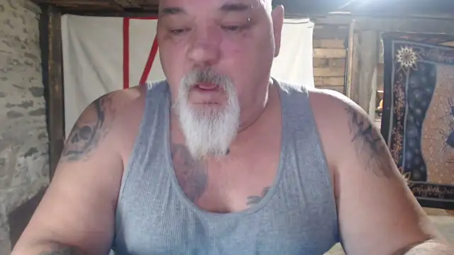 Newfiesausage1972 online show from April 19, 11:31 am