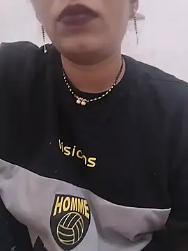 Snapshot of Simaran_bhabhi chatting on June 28, 3:51 pm Simaran bhabhi online show from June 28, 3:51 pm