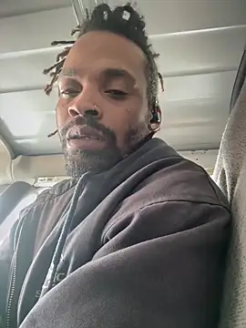 Snapshot of 1BeautyN1Beast chatting on January 6, 6:11 pm 1BeautyN1Beast online show from January 6, 6:11 pm