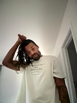 Snapshot of 1BeautyN1Beast chatting on January 10, 3:14 pm 1BeautyN1Beast online show from January 10, 3:14 pm