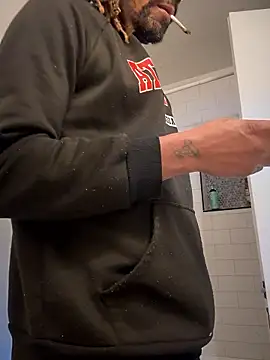 Snapshot of 1BeautyN1Beast chatting on January 11, 2:00 pm 1BeautyN1Beast online show from January 11, 2:00 pm