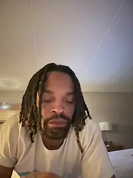 Snapshot of 1BeautyN1Beast chatting on February 1, 3:16 am 1BeautyN1Beast online show from February 1, 3:16 am