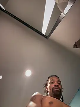 Snapshot of 1BeautyN1Beast chatting on February 5, 2:22 pm 1BeautyN1Beast online show from February 5, 2:22 pm