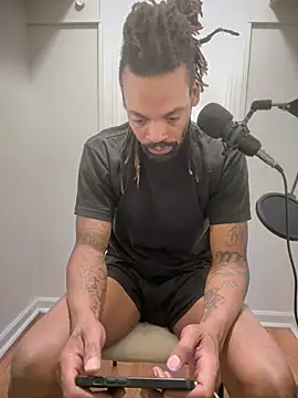 Snapshot of 1BeautyN1Beast chatting on February 22, 9:24 pm 1BeautyN1Beast online show from February 22, 9:24 pm