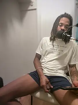 Snapshot of 1BeautyN1Beast chatting on February 25, 5:17 am 1BeautyN1Beast online show from February 25, 5:17 am