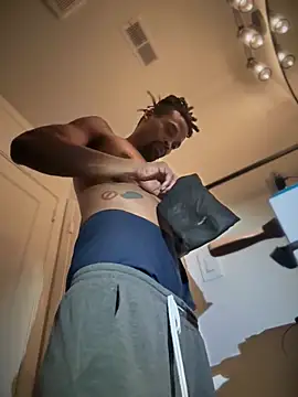 Snapshot of 1BeautyN1Beast chatting on February 26, 8:08 pm 1BeautyN1Beast online show from February 26, 8:08 pm