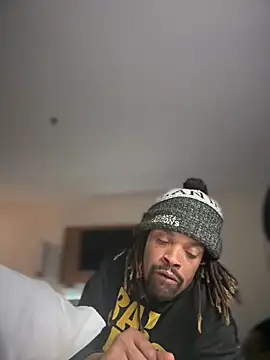 Snapshot of 1BeautyN1Beast chatting on March 2, 5:08 am 1BeautyN1Beast online show from March 2, 5:08 am