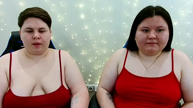 BeckyAndHellen online show from June 7, 10:41 am