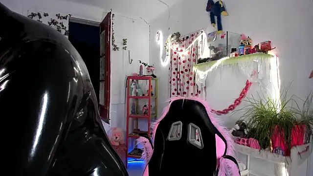 lady sontse  online show from April 5, 6:49 pm