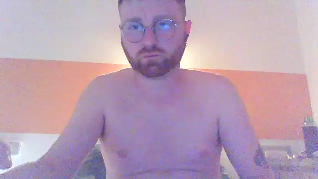 Snapshot of HotGinger9393 chatting on March 11, 1:55 am HotGinger9393 online show from March 11, 1:55 am
