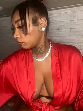 Snapshot of CUMQUEEN-XXX69 chatting on September 22, 6:43 pm CUMQUEEN-XXX69 online show from September 22, 6:43 pm