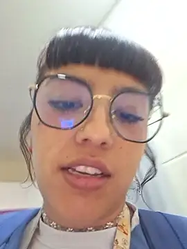 cute hollywood online show from February 21, 6:31 pm