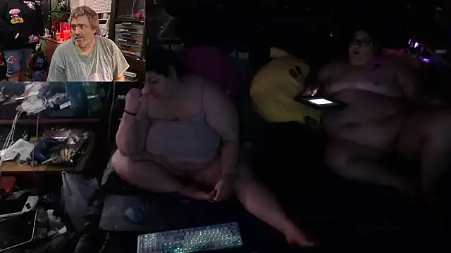 Snapshot of yoursexything79 chatting on January 10, 2:46 am yoursexything79 online show from January 10, 2:46 am