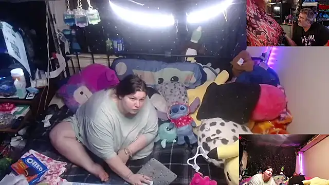 Snapshot of yoursexything79 chatting on February 19, 3:35 am yoursexything79 online show from February 19, 3:35 am